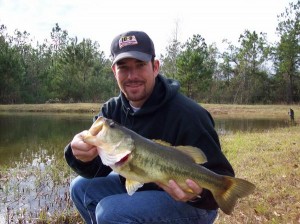 lakefront-living-bass-pic